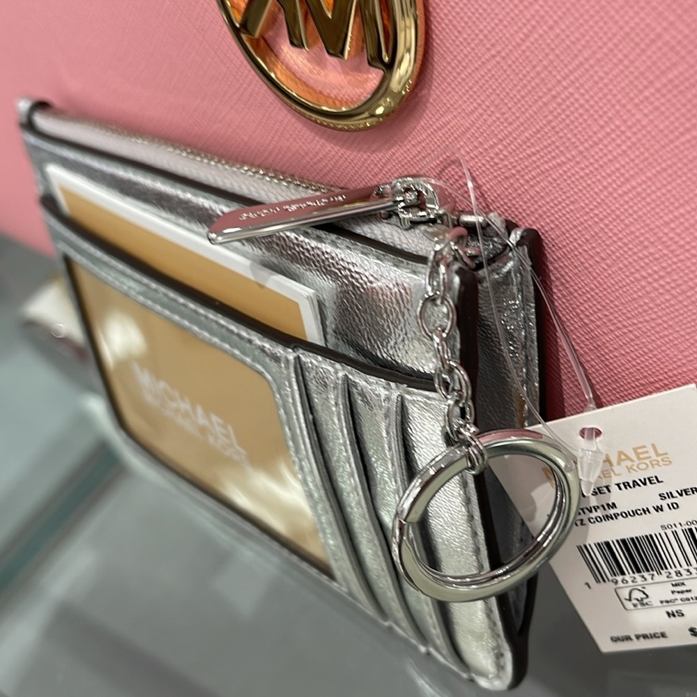 MICHAEL KORS
Jet Set Travel Small Top Zip Coin Pouch With ID
Silver 
NWT - Picture 5 of 16